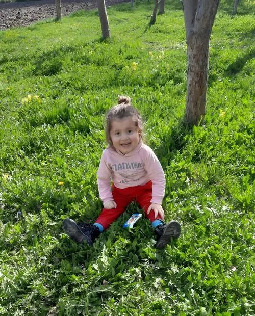 Help little Nare walk!