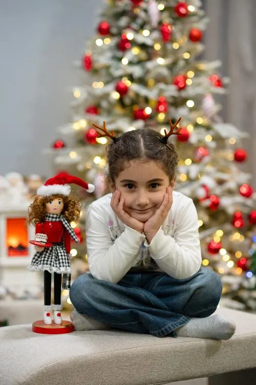 Become Santa Claus for the children of fallen heroes