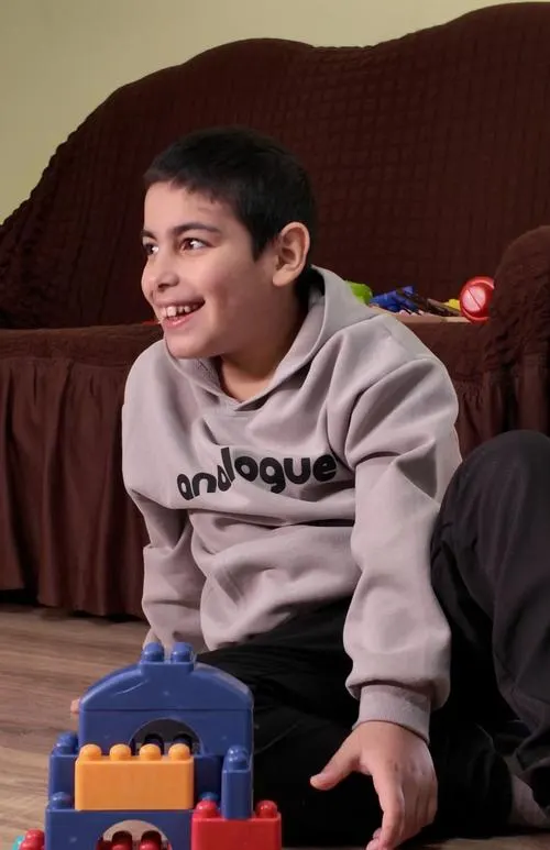 Gor urgently needs a life-changing surgery