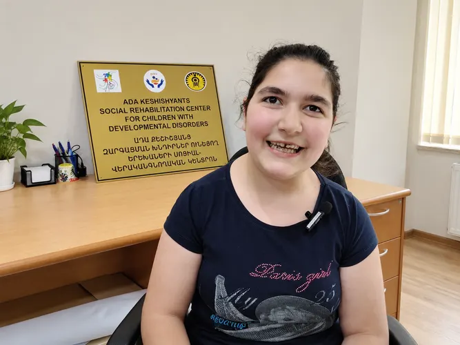 Help Angelina regain her mobility step by step