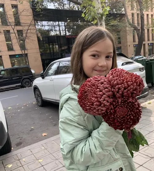 Help Viktoria preserve her eyesight