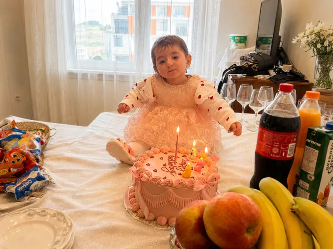 Help little Mari undergo an important genetic test
